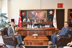 Anahtar Parti Osmaniye Teşkilatından Rektörümüz Prof. Dr. Turgay Uzun’a Ziyaret